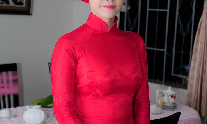 Nhật Kim Anh rạng rỡ trong lễ rước dâu